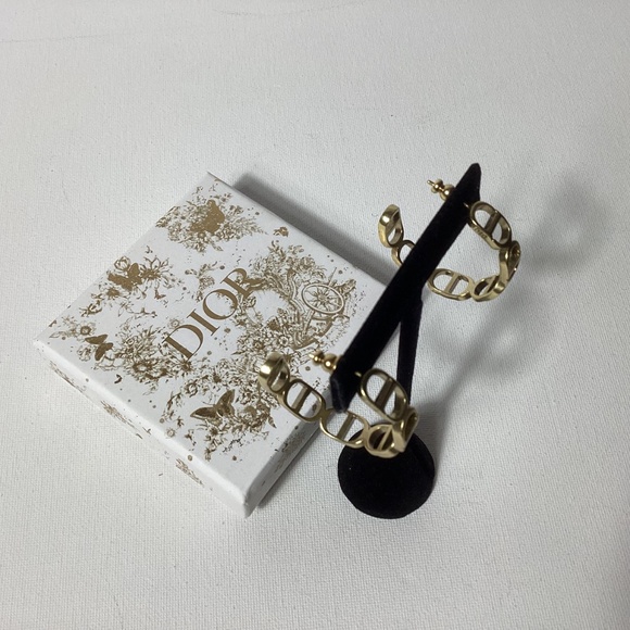 Dior Gold CD Hoop Earrings with Box - Picture 3 of 3